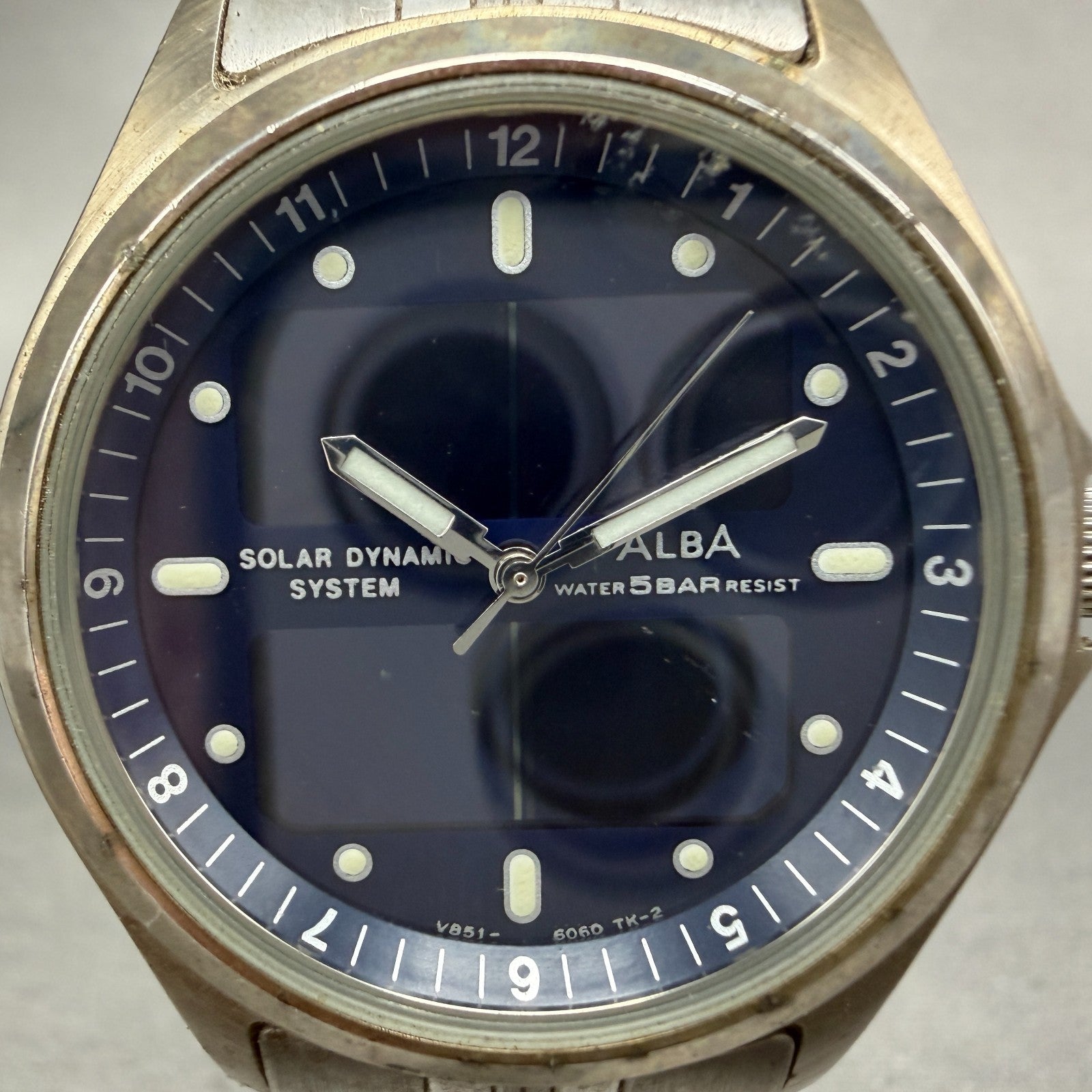 Seiko Alba Solar Watch Men 36mm Blue Dial Silver Tone Round V851-6040 Runs1