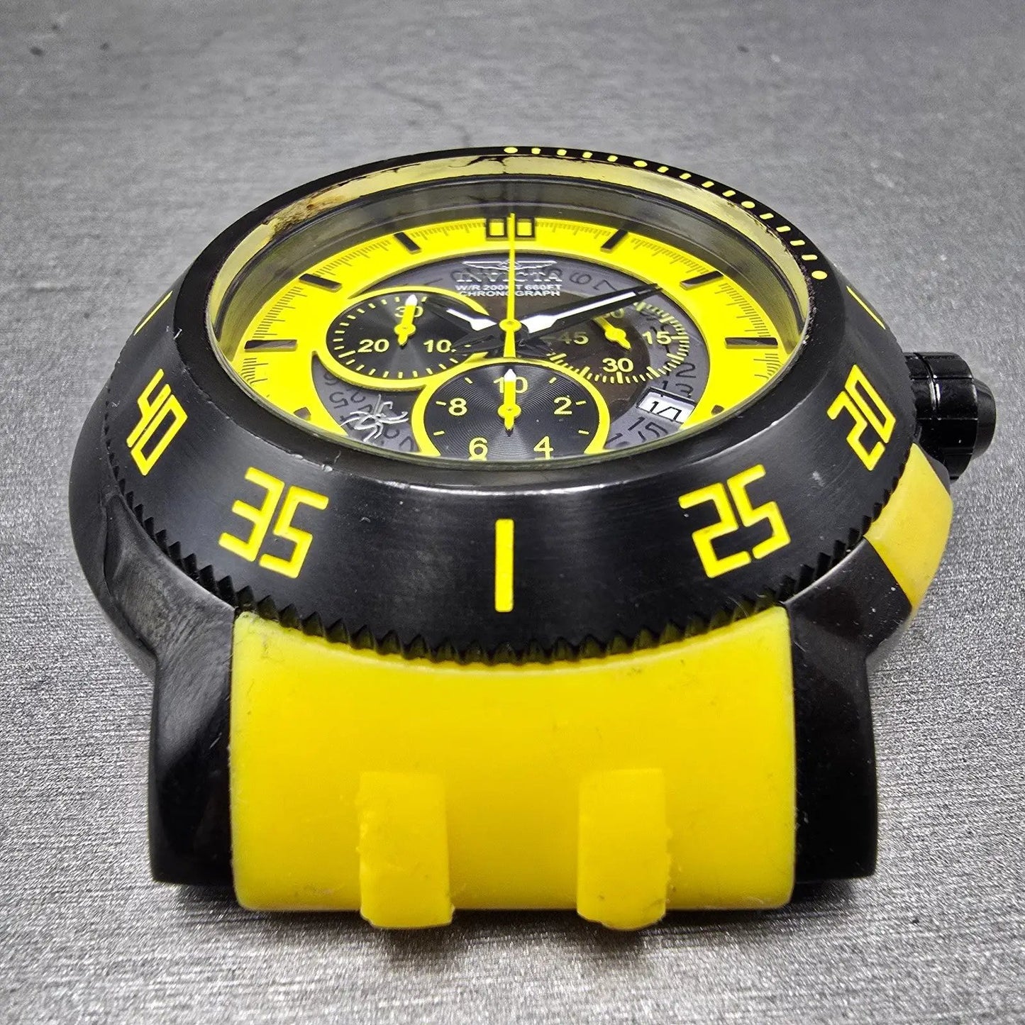 Invicta Chronograph Watch Men 55mm Yellow Dial Black Tone Date 5535 New Battery2