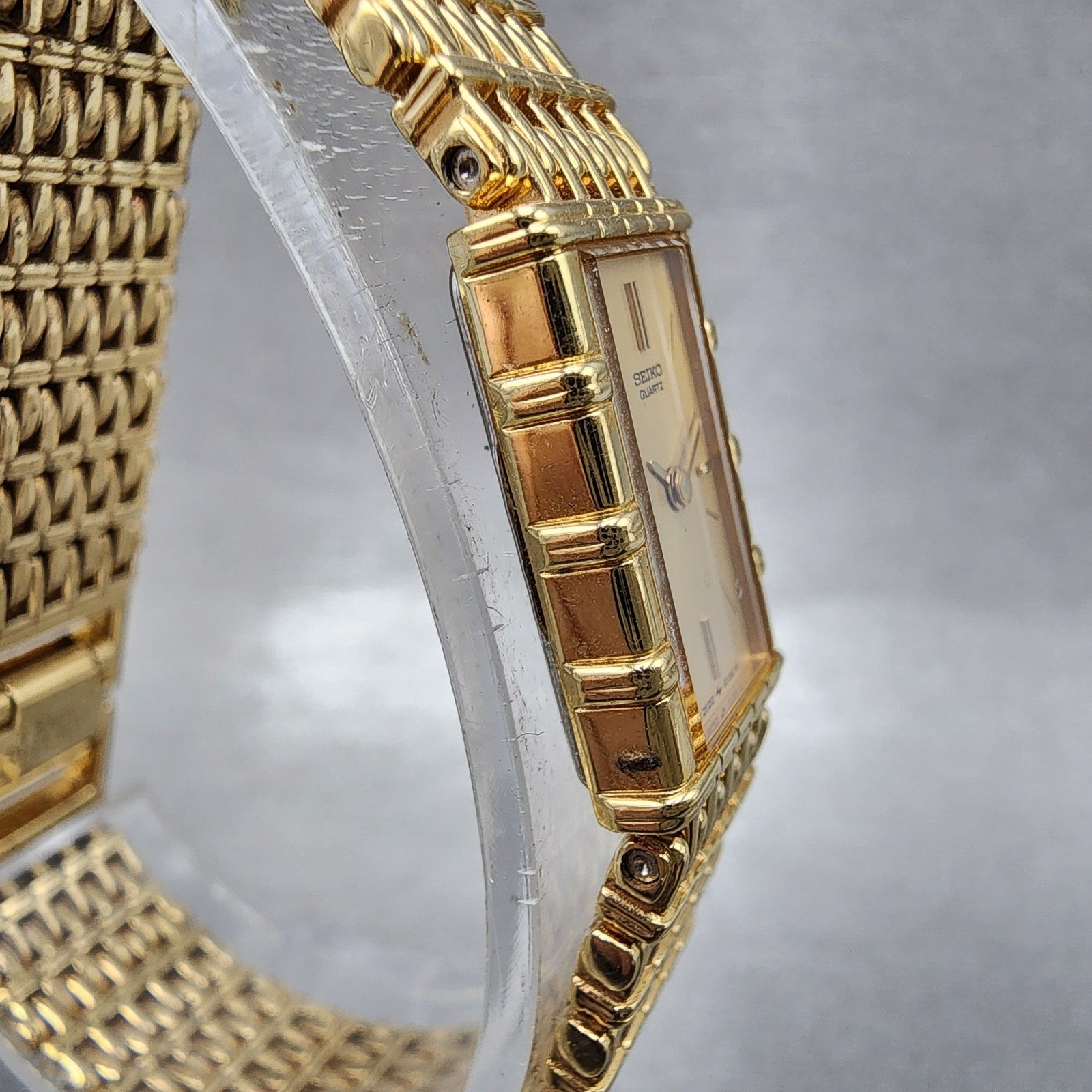 Seiko Tank Watch Women 12mm Champagne Dial Gold Tone 2e205079 New Battery3