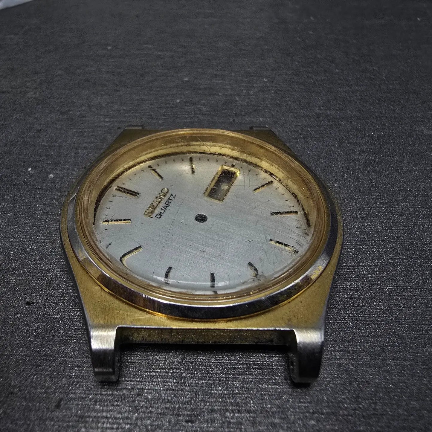 Seiko V743-8A20 Watch Case & Dial SIlver Dial Gold Tone Round 37mm W/Crystal2