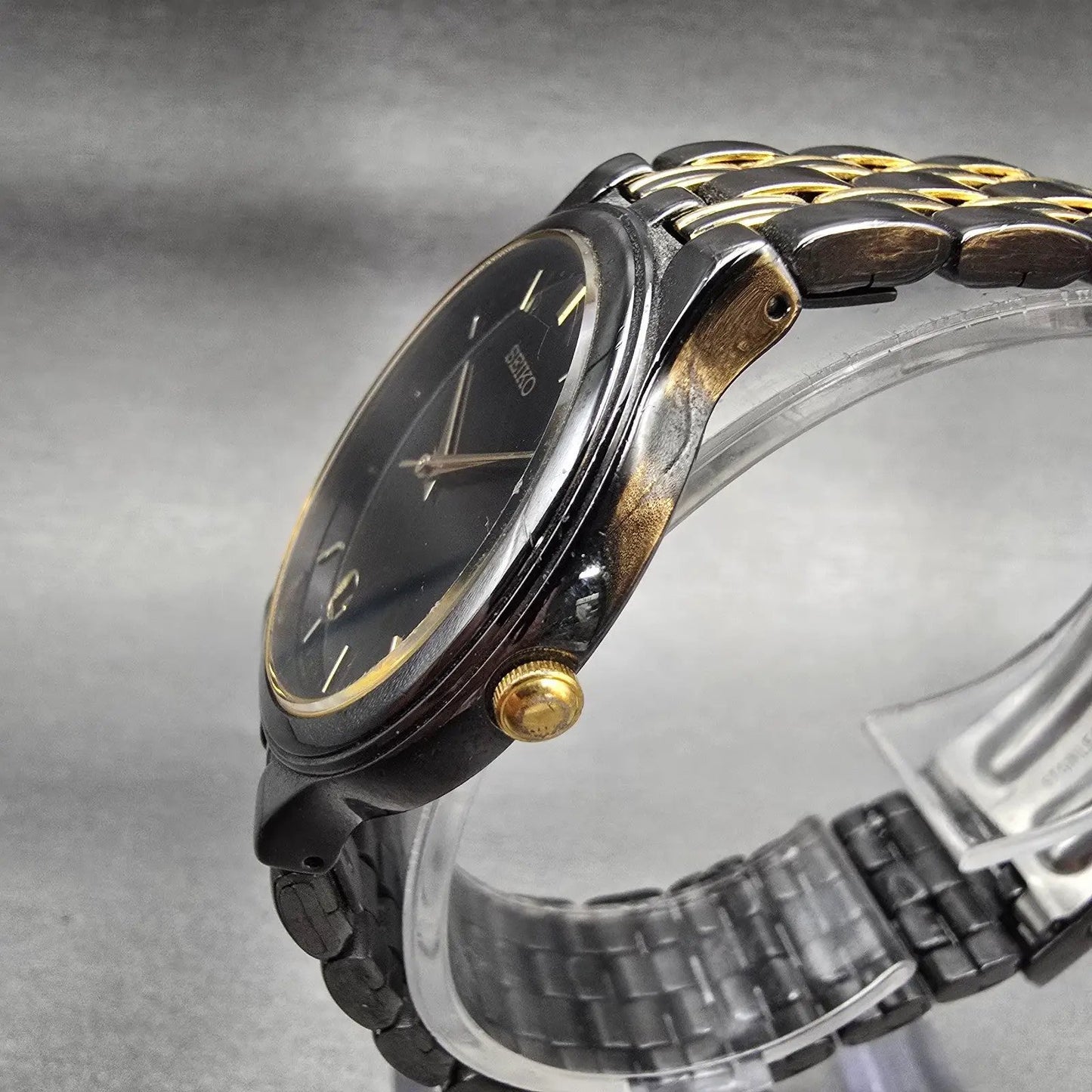 Seiko Watch Men 34mm Black Dial Black &Gold Date Round 7N22-7041 New Battery VTG2