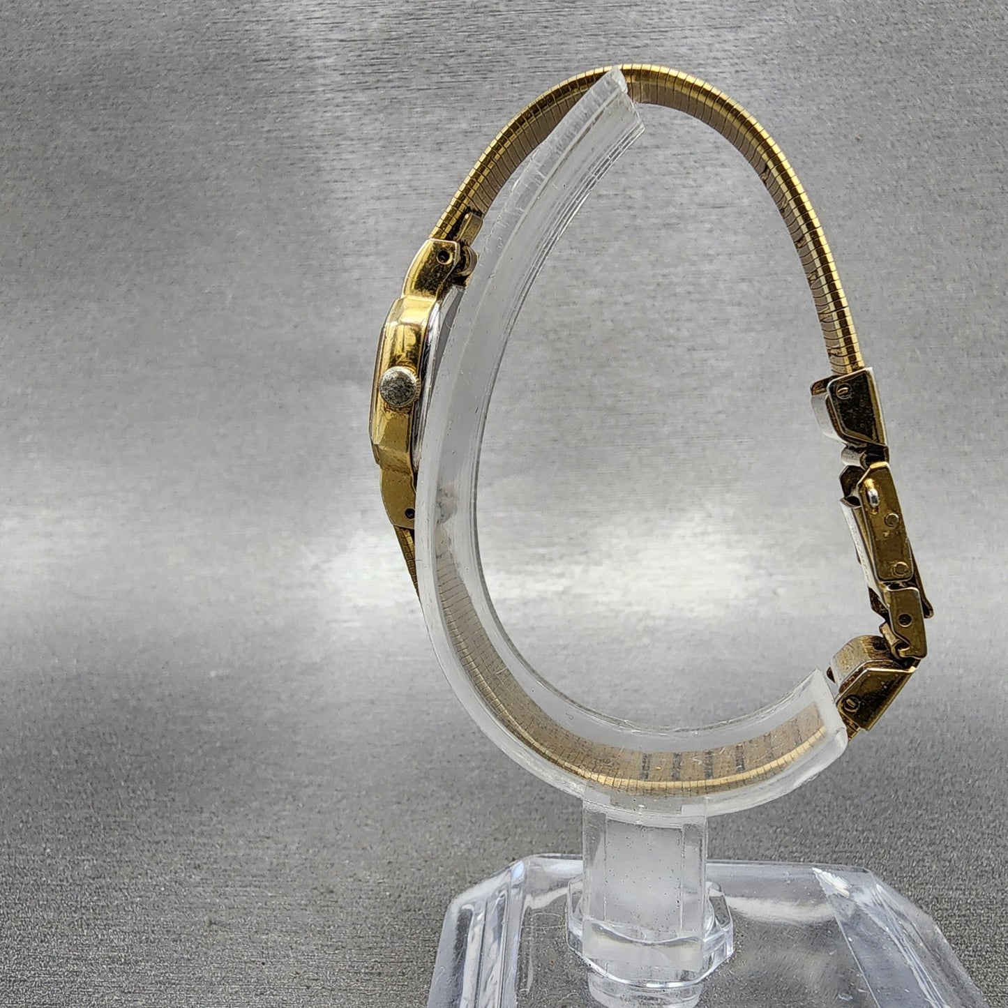 Citizen CQ Watch Women 16mm Champagne Dial Gold Tone 3220320352 New Battery6