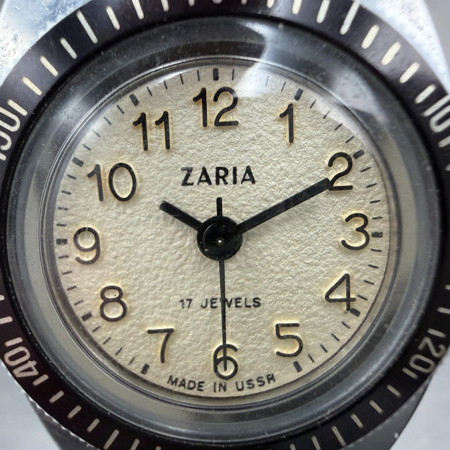 Zaria Dive Watch Women 24mm White Dial Silver Tone Manual Wind Runs Vintage USSR1
