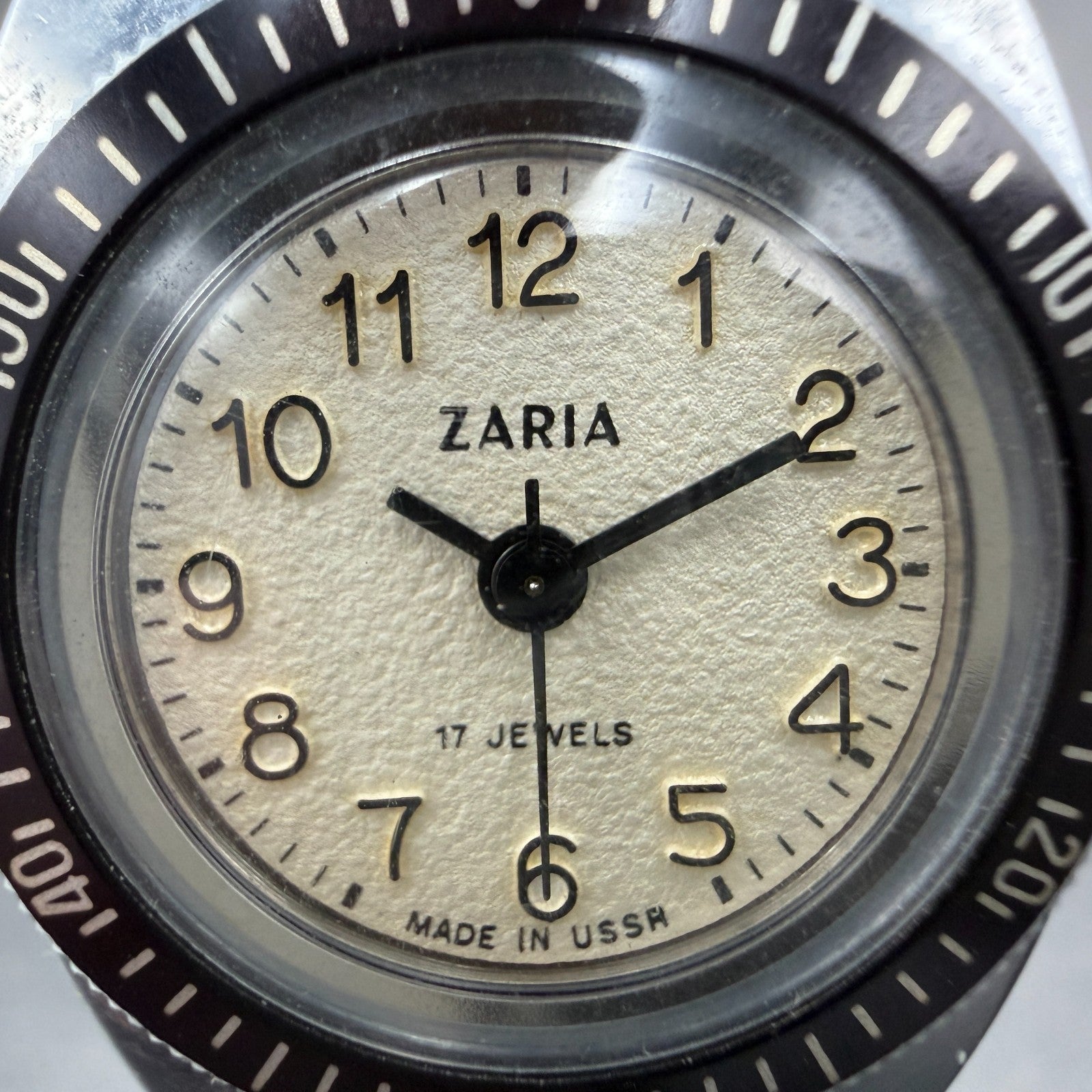 Zaria Dive Watch Women 24mm White Dial Silver Tone Manual Wind Runs Vintage USSR1