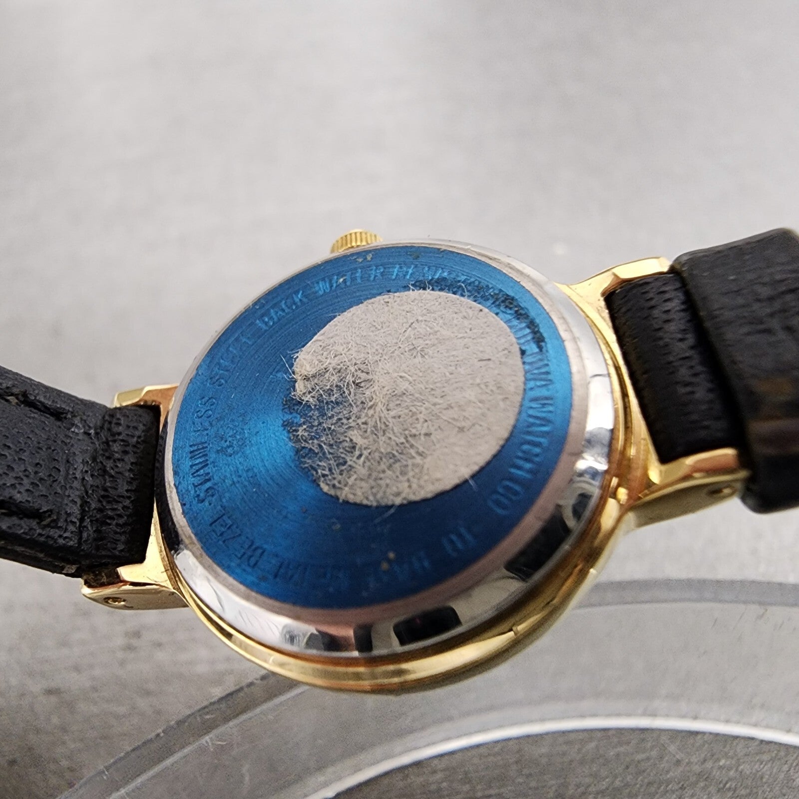 Bulova Watch Watch Women 20mm Gold dial Gold Tone Round New Batt NOS 92E9611