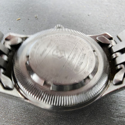 Victorinox Swiss Army Odyssey Watch Women 30mm White Dial Steel Date New Battery9