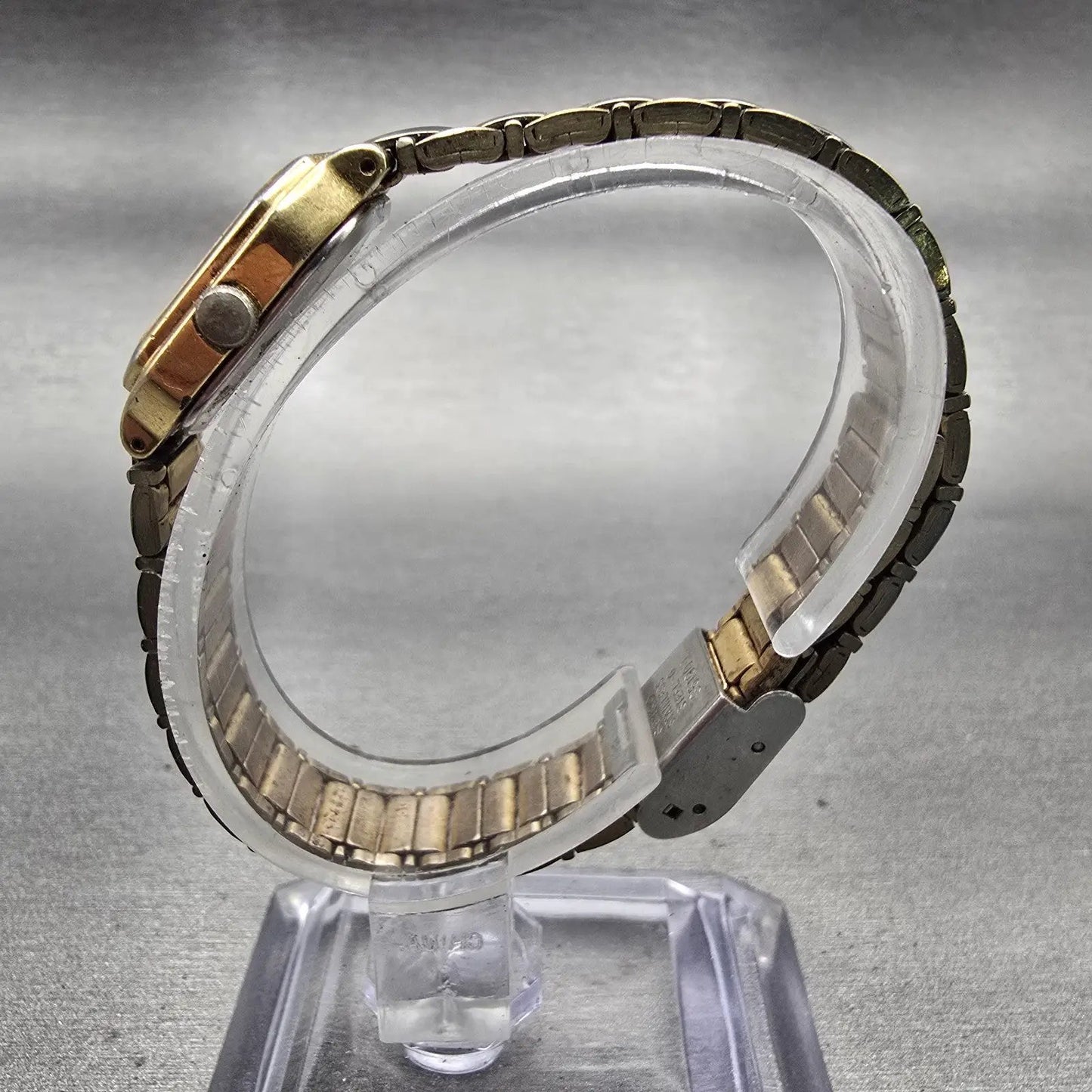 Seiko Watch Women 17mm Gold Dial Gold Tone Rectangle V401-5250 New Battery VTG6