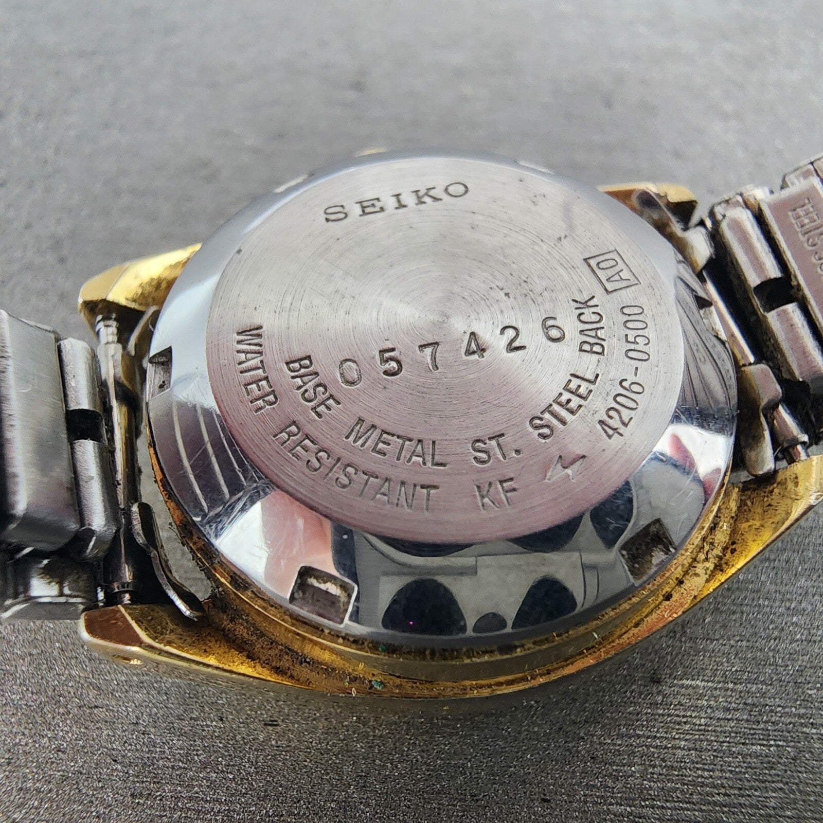 Seiko 5 Automatic Watch Women 24mm Gold Dial Gold Tone Daydate Round Runs9