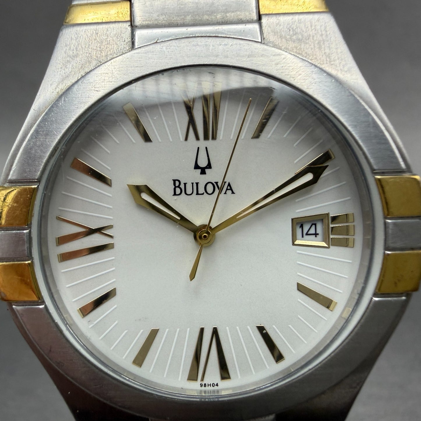 Bulova Watch Men 35mm White Dial Two Tone Date Round 98H04 New Battery1