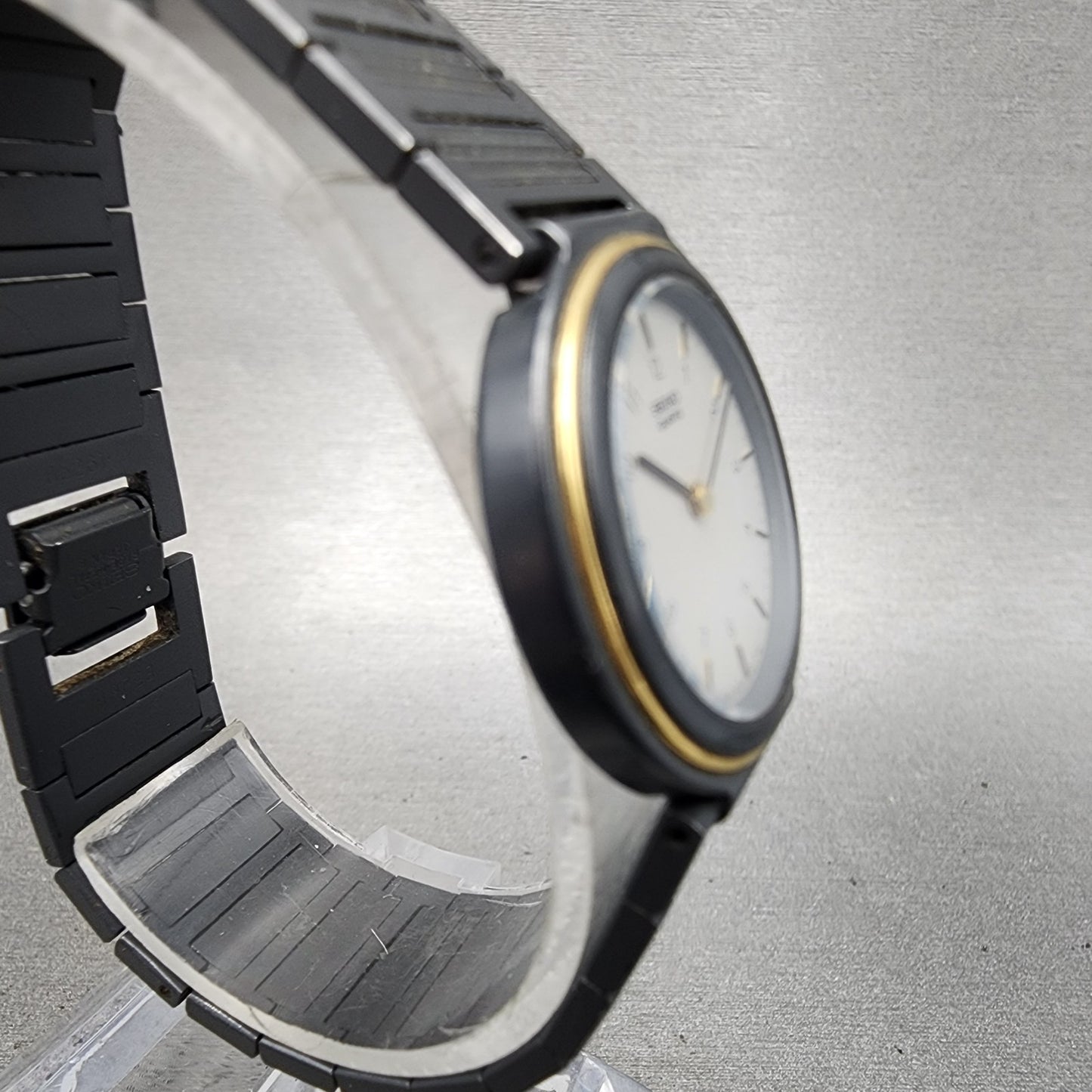 Seiko Watch Women 25mm Silver Tone Black Tone Round 2c200260 New Battery3