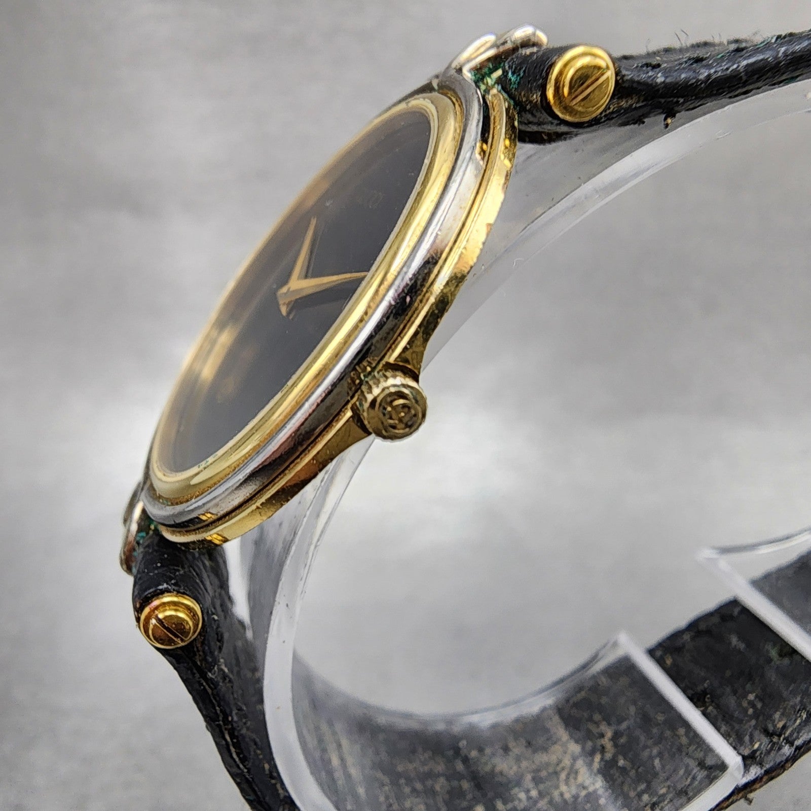 Gucci 4500m Watch Men 32mm Black Dial Gold Plated Round Leather Band New Battery2