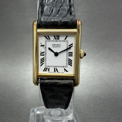 Seiko Tank watch Women 17mm White Dial Gold Tone Rectangle 2C205010 New Battery0