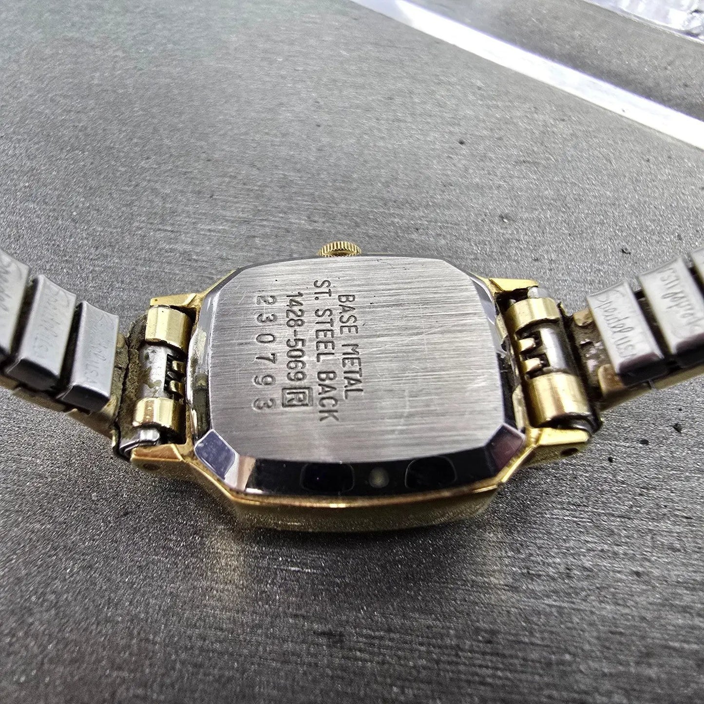 Seiko Watch Women 19mm Champagne Dial Gold Tone Octagon 1428-5069 New Battery9