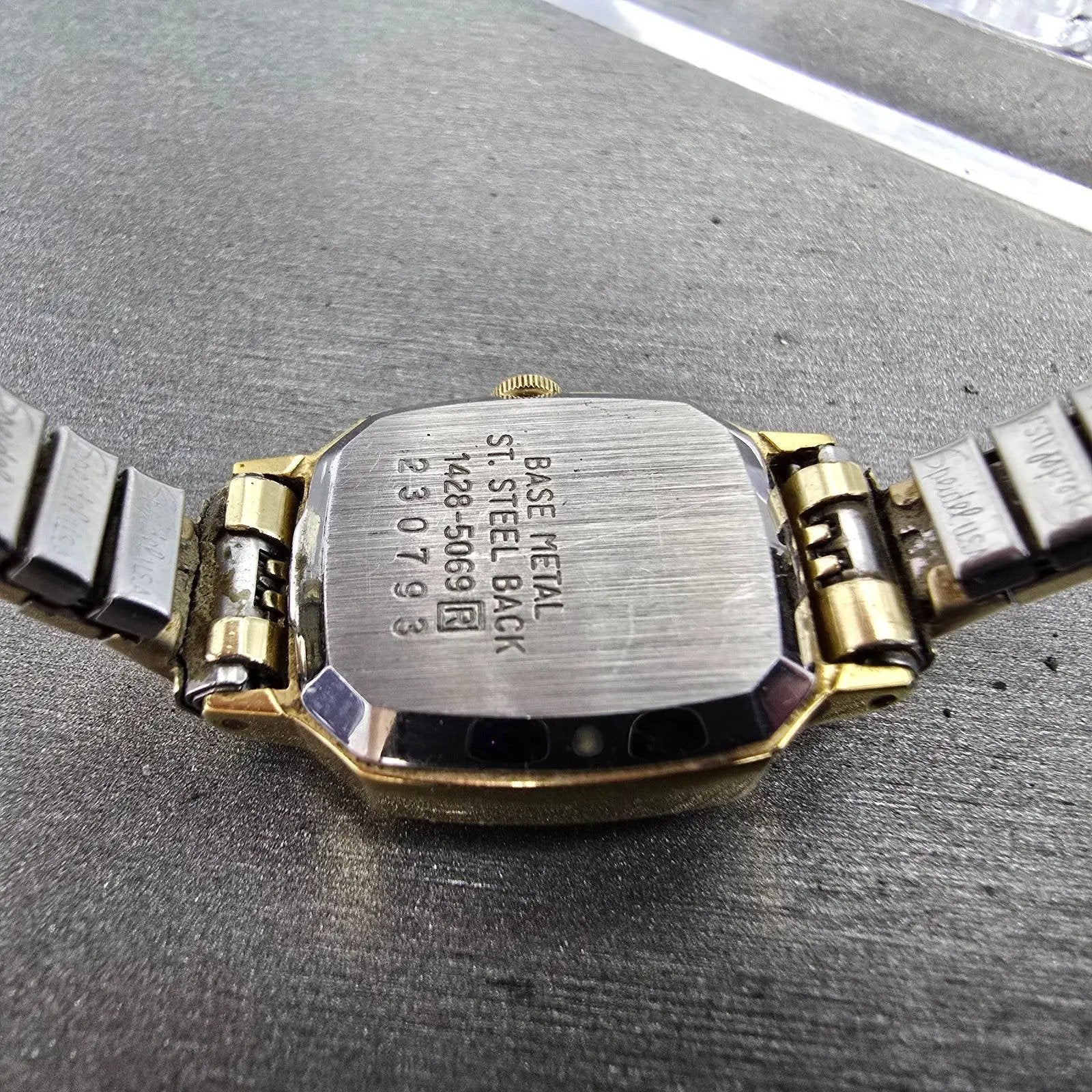 Seiko Watch Women 19mm Champagne Dial Gold Tone Octagon 1428-5069 New Battery9