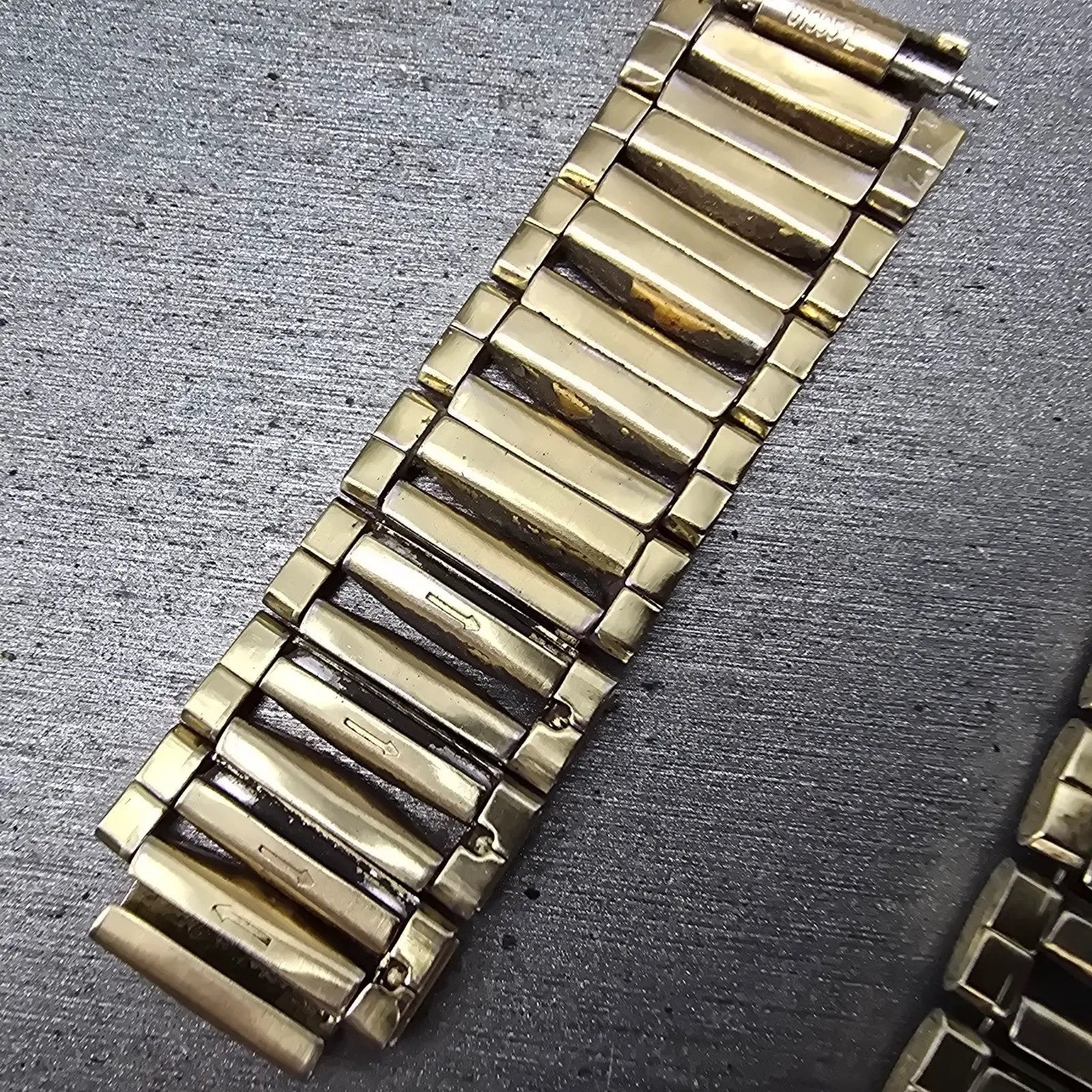 Seiko Bracelet 15mm Stainless Steel Gold Tone Vintage Japan G1395E MISSING CLASP8