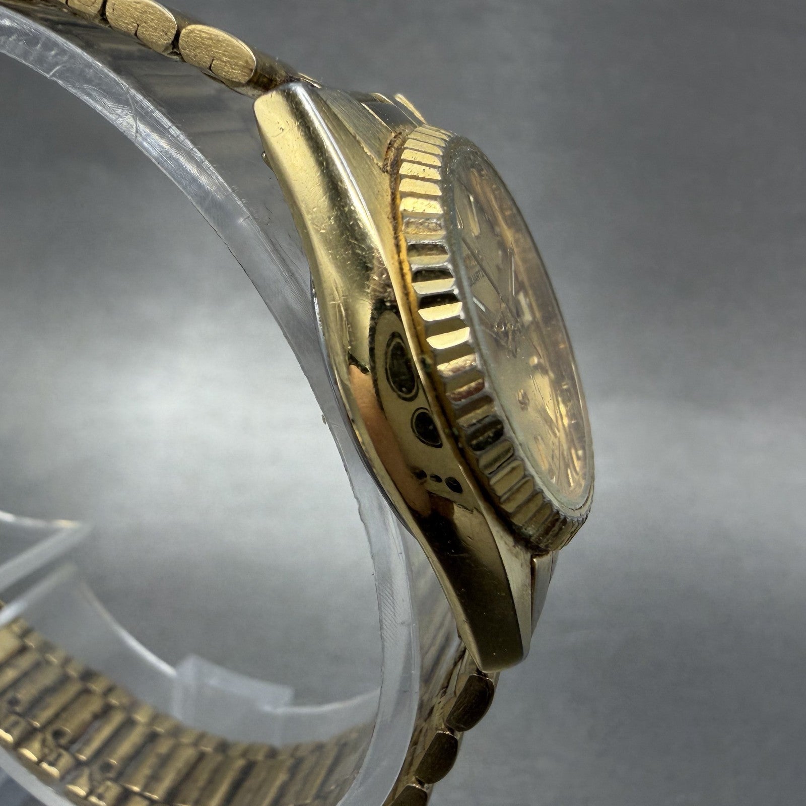 Seiko SQ Watch Women 24mm Gold Dial Gold Tone Daydate Round 3E230A60 NewBatt A3