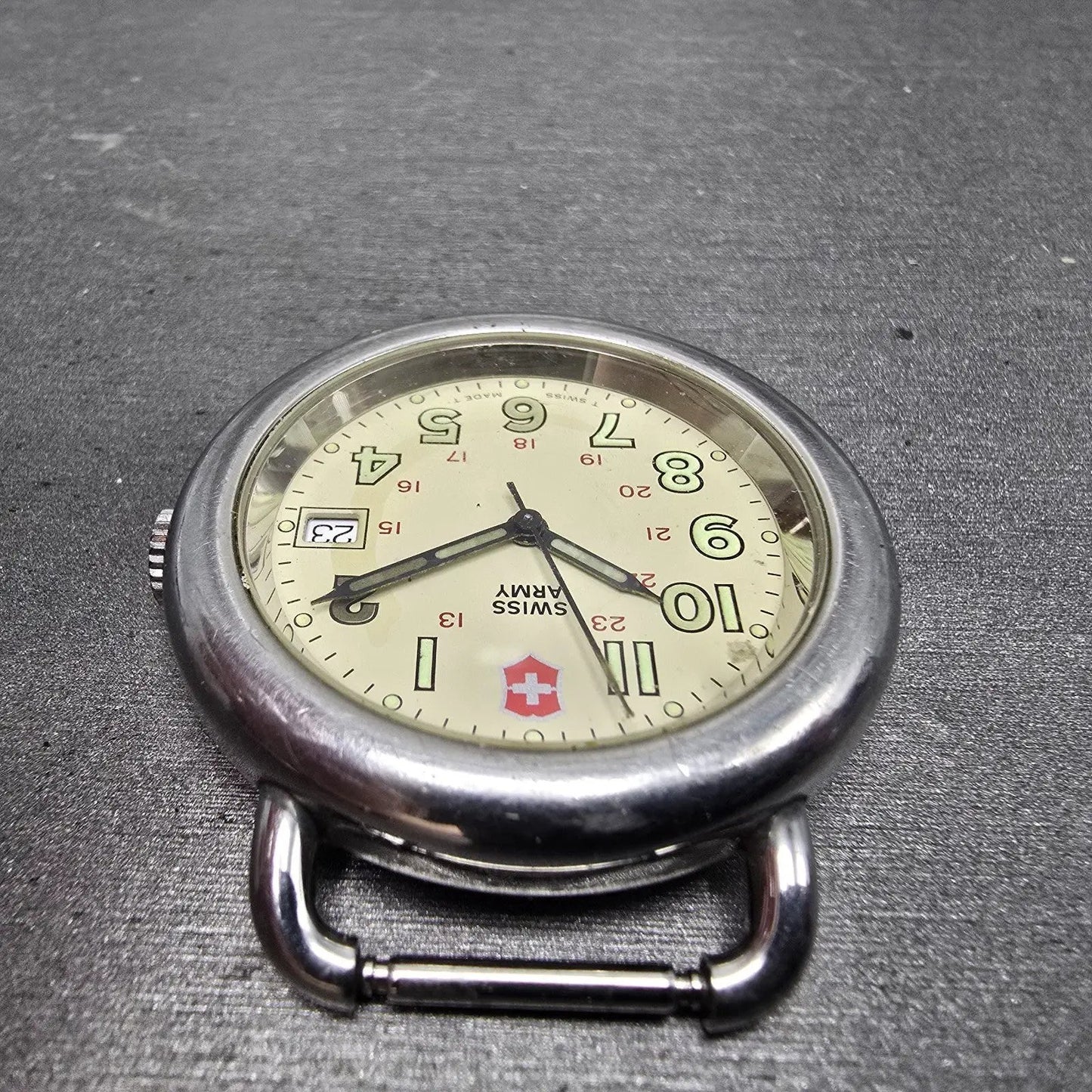 Victorinox Swiss Army Cavalry Watch Men 37mm Cream Dial Silver Tone Date PART MN5
