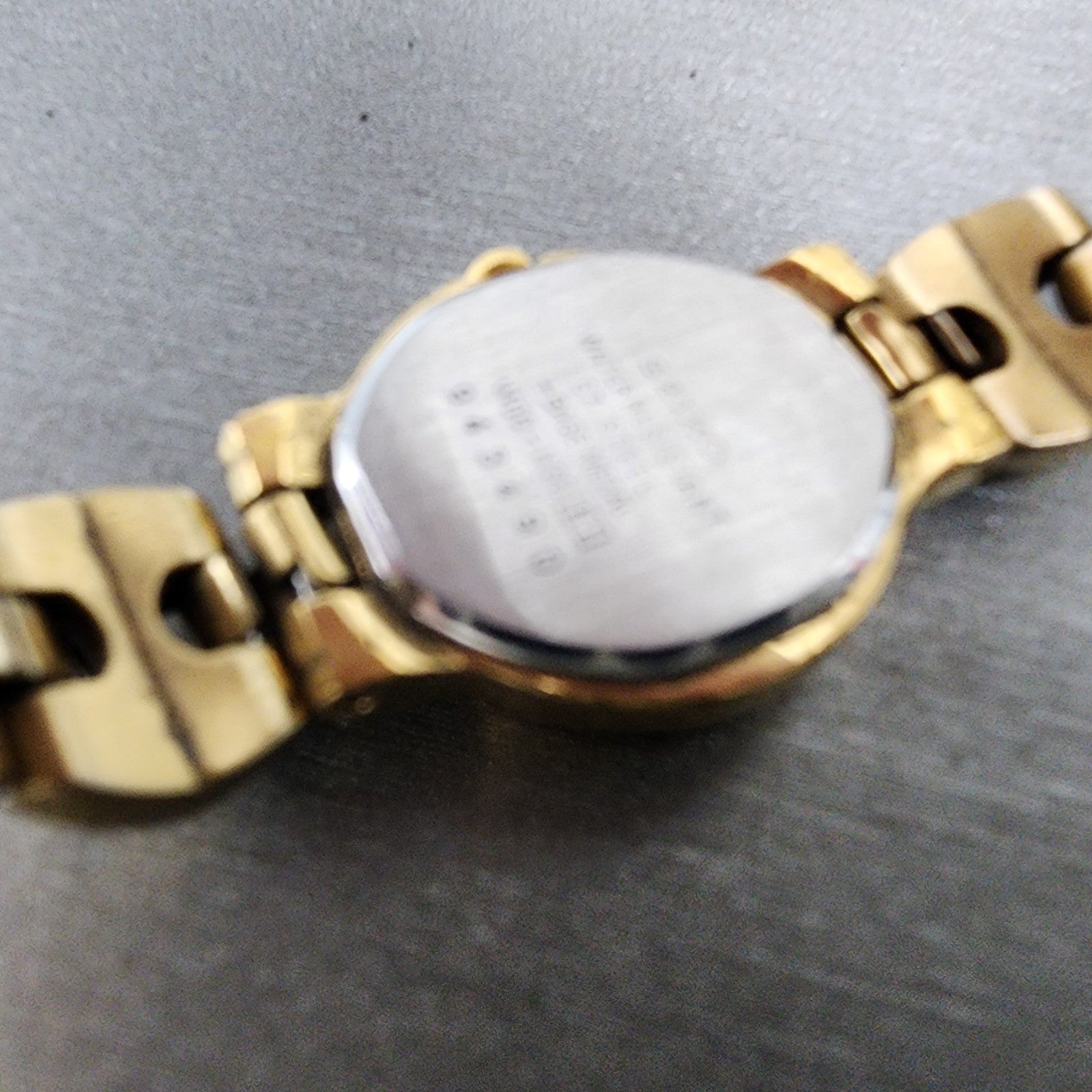 Seiko Watch Women 19mm Champagne Dial Gold Tone Round V4001130 New Battery9