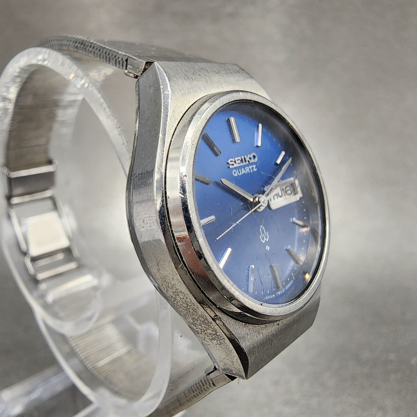 VTG Seiko Watch Women 24mm Blue Dial Silver Tone Daydate Round 79030020 NewBat3