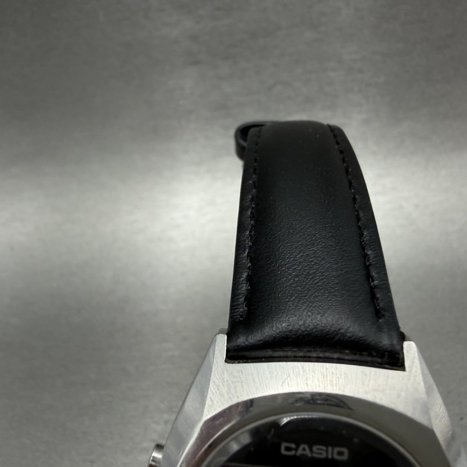 Casio 31QR20 Watch Men 34mm Digital Silver Tone Daydate Round New battery VTG4