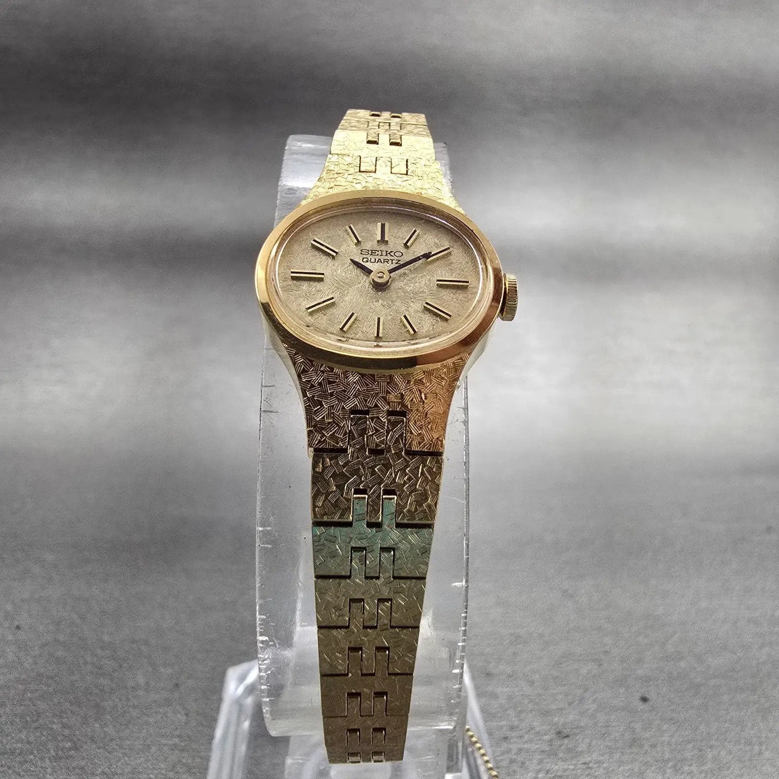 Seiko Watch Women 18mm Champagne Dial Gold Tone Oval 1400-7389 New Battery VTG5