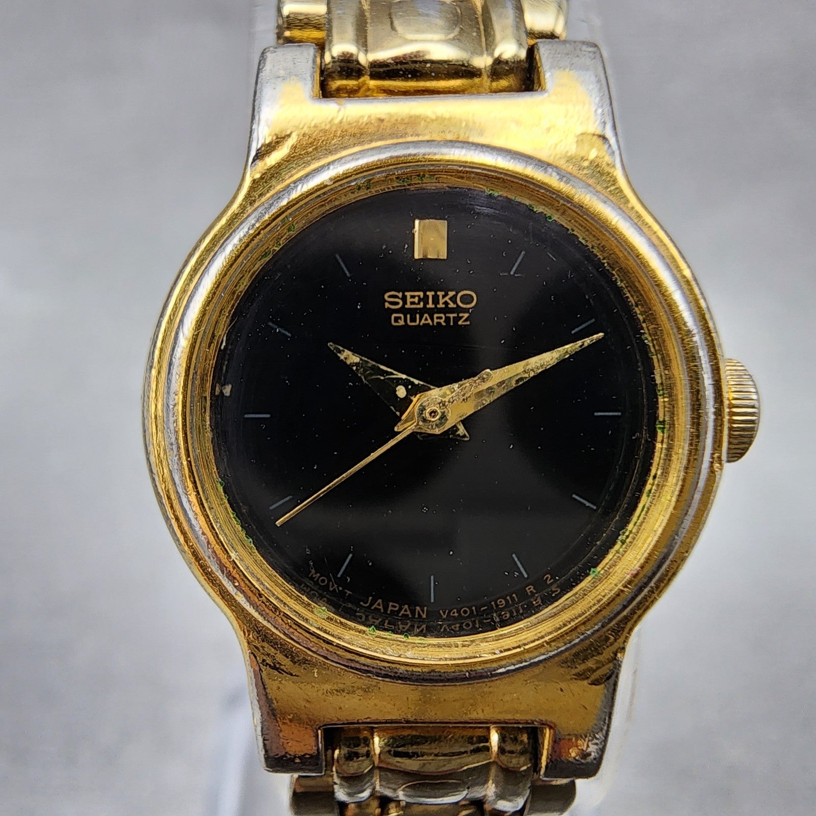 Seiko Watch Women 19mm Black Dial Gold Tone Round V4010518 New Battery1