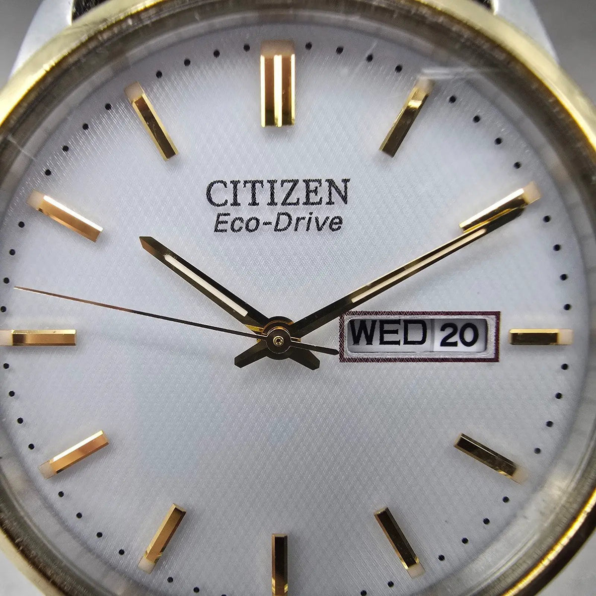 Citizen Eco-Drive Watch Men 36mm White Dial Two Tone Daydate E101-S058031 Works1