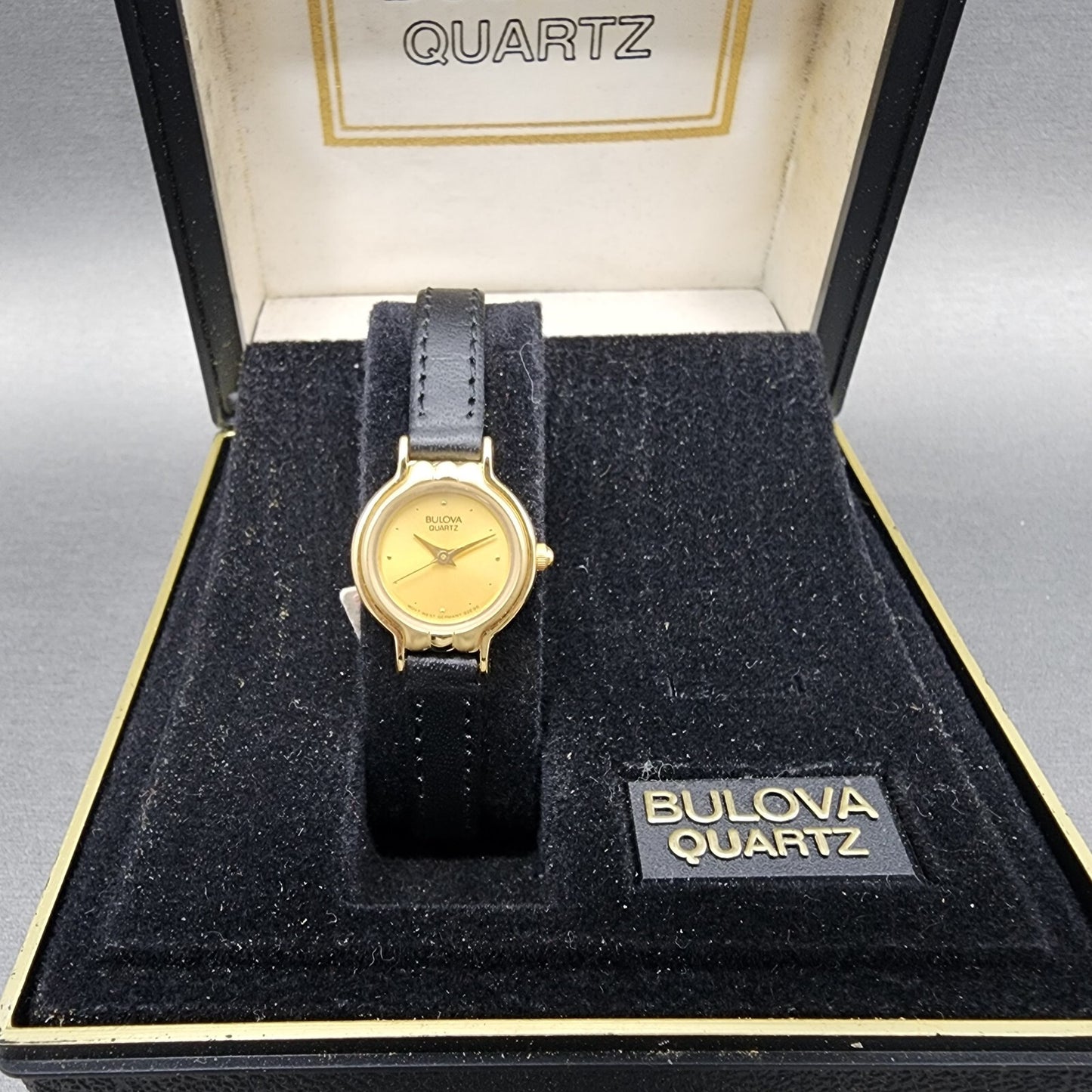 Bulova Watch Watch Women 20mm Gold dial Gold Tone Round New Batt NOS 92E960