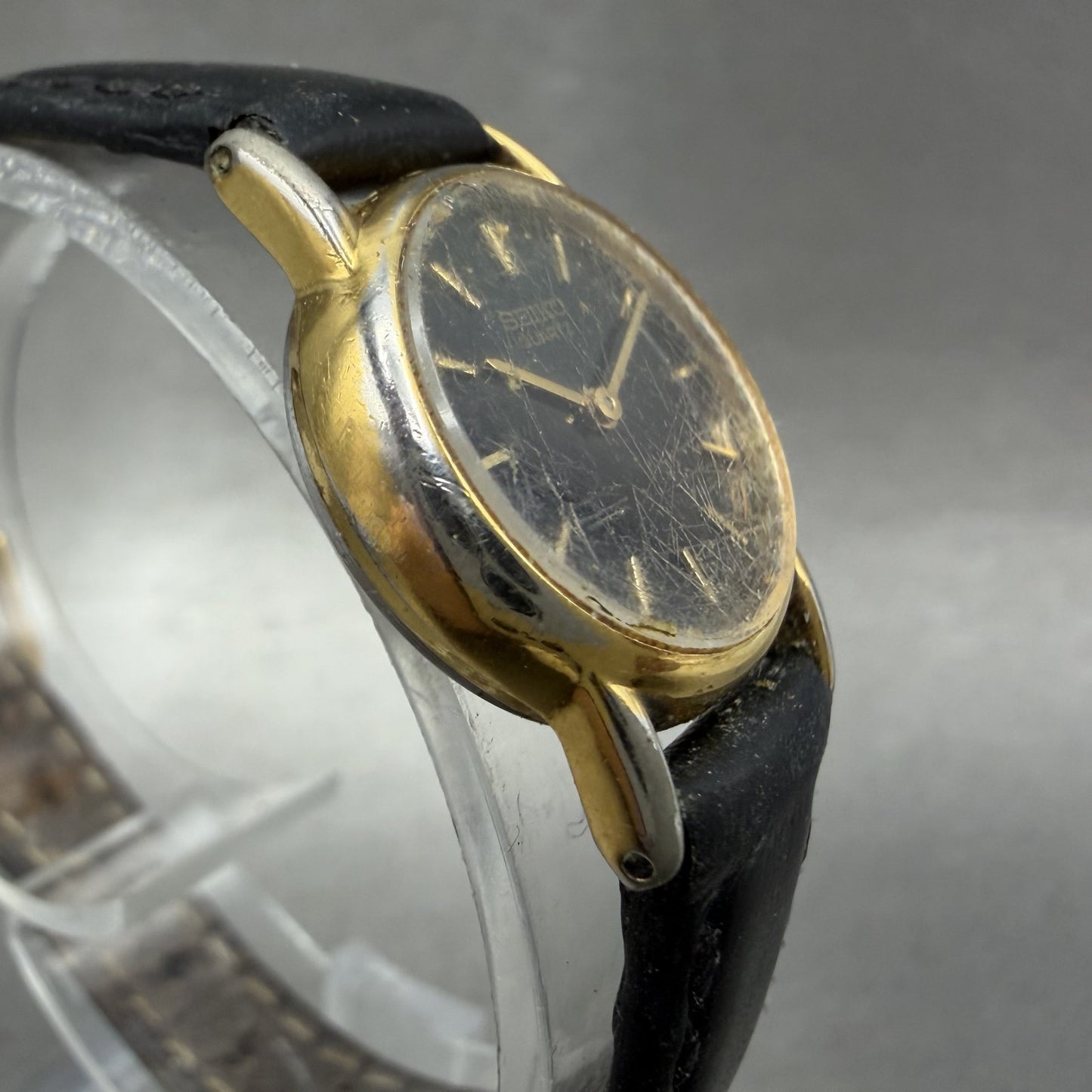 Seiko Watch Women 20mm Black Dial Gold Tone Round Vintage 1N000F69 New Battery3
