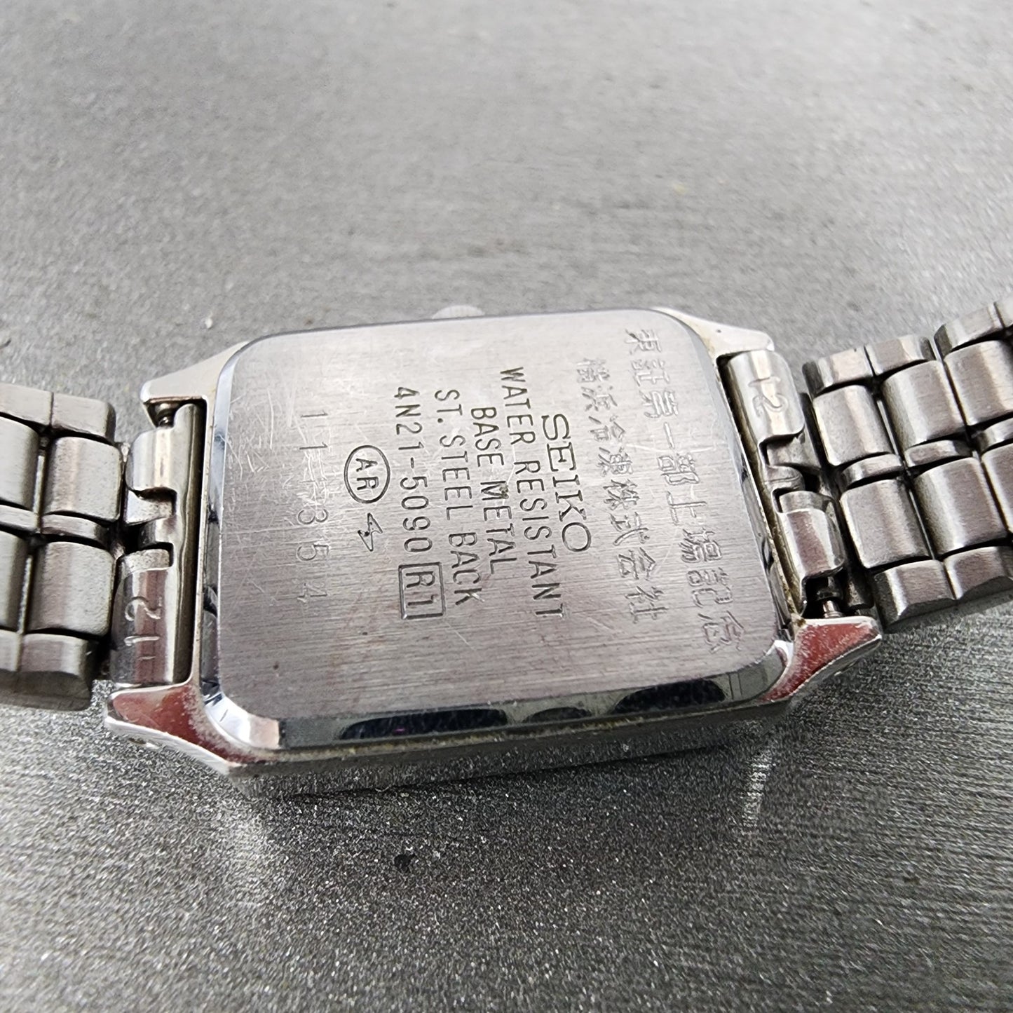Seiko Tank Watch Women 19mm Silver Dial Silver Tone 4n215090 New Battery9
