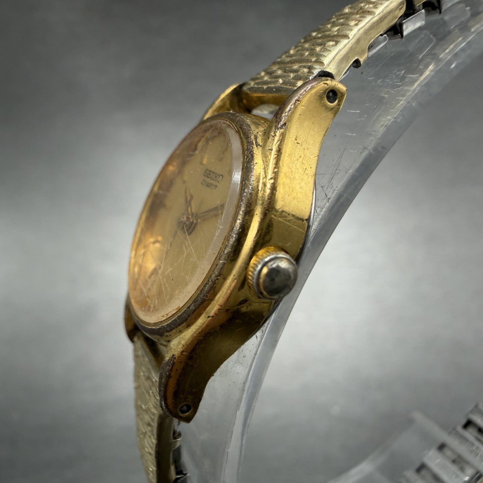 Seiko Watch Women 20mm Champagne Dial Gold Tone Round 1N01-0E19 New Battery2