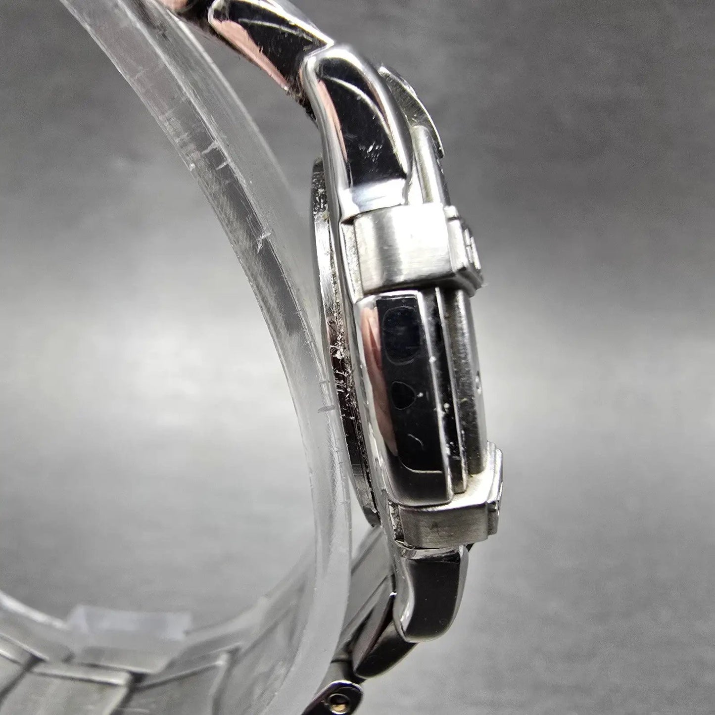 Fendi Watch Women 26mm White Dial Silver Tone Date Round 3500L New Battery3