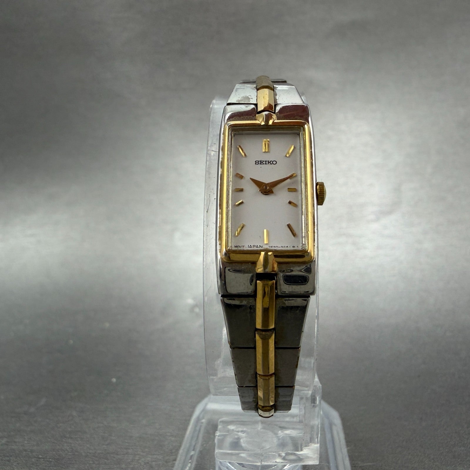 Seiko Tank Watch Women 13mm White Dial two Tone Rectangle 2E20-0AY0 New Battery55