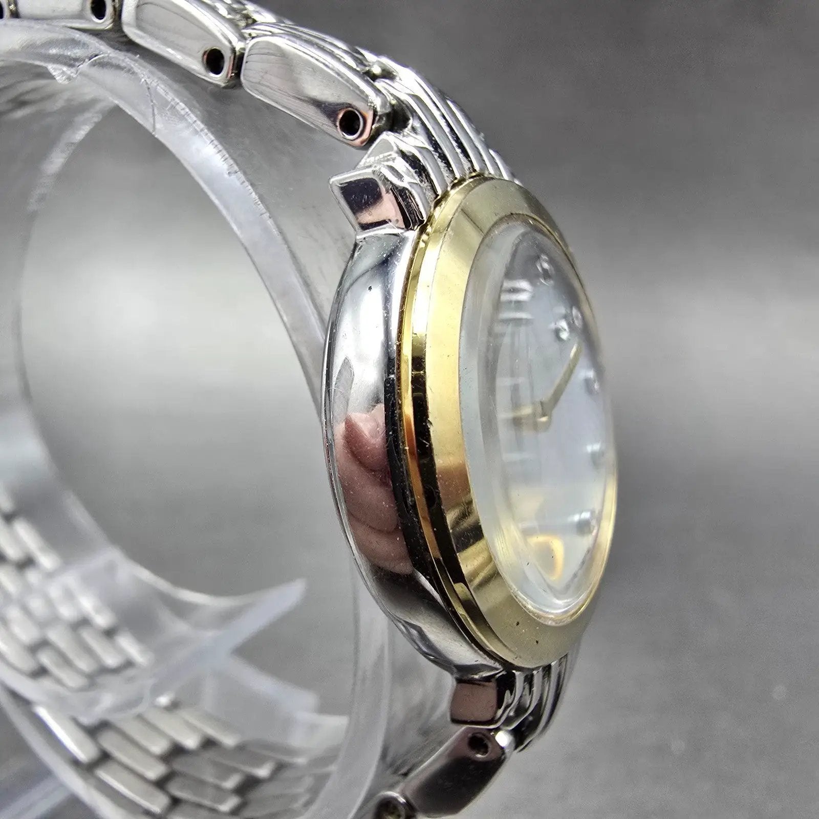 Seiko Solar Watch Women 24mm MOP Dial Two Tone Round V115-0CL0 Runs Crystals3