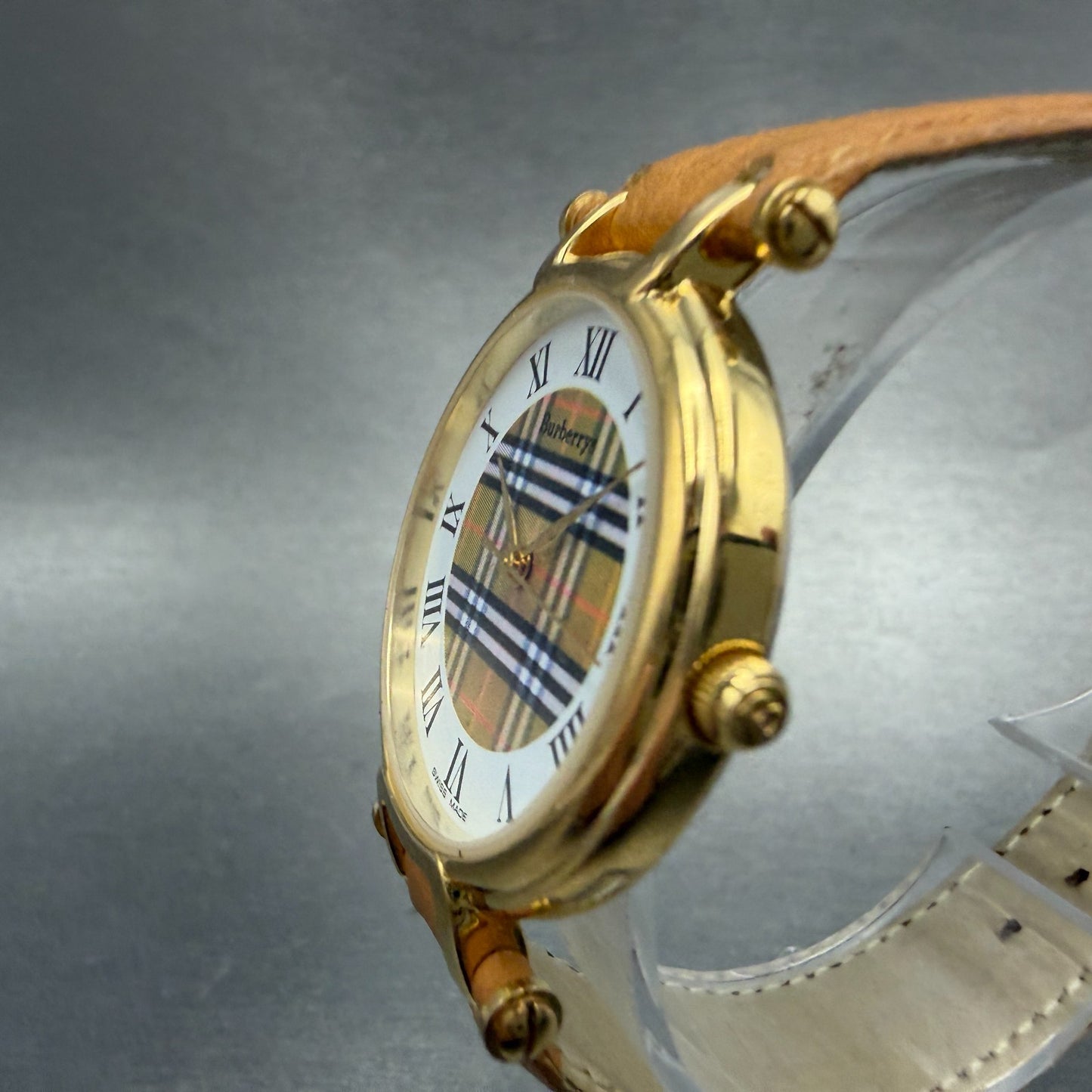 Burberry Watch Men 32mm White Dial Gold Tone Round 11200G New Battery2