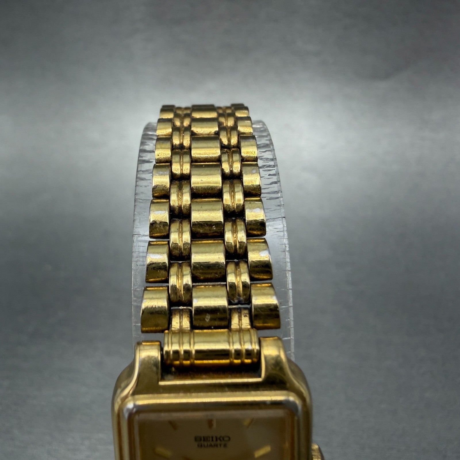 Seiko Tank Watch Women 18mm Champagne Dial Gold Tone Rectangle V401-5129 NewBat64