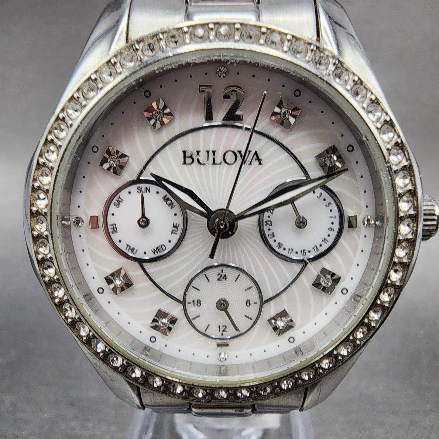 Bulova Watch Women 35mm MOP Dial Silver Tone Daydate Round 96N111 New Battery1