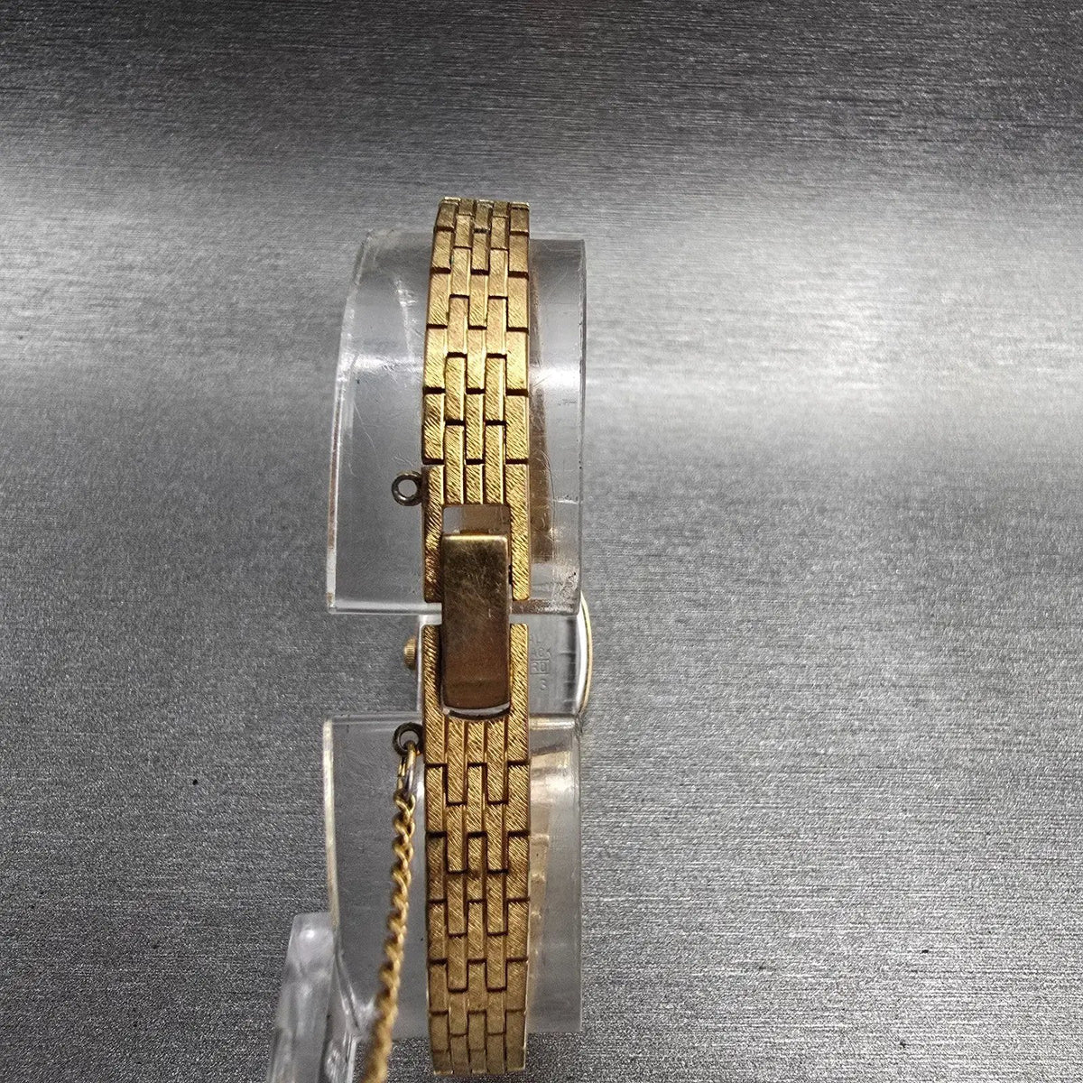Seiko Watch Women 16mm Gold Dial Gold Tone Oval 2C20-5749 New Battery Vintage JP7
