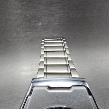 Citizen Q&Q Solar Watch Men 40mm Blue Dial Silver Tone Hexagon Runs Bracelet4
