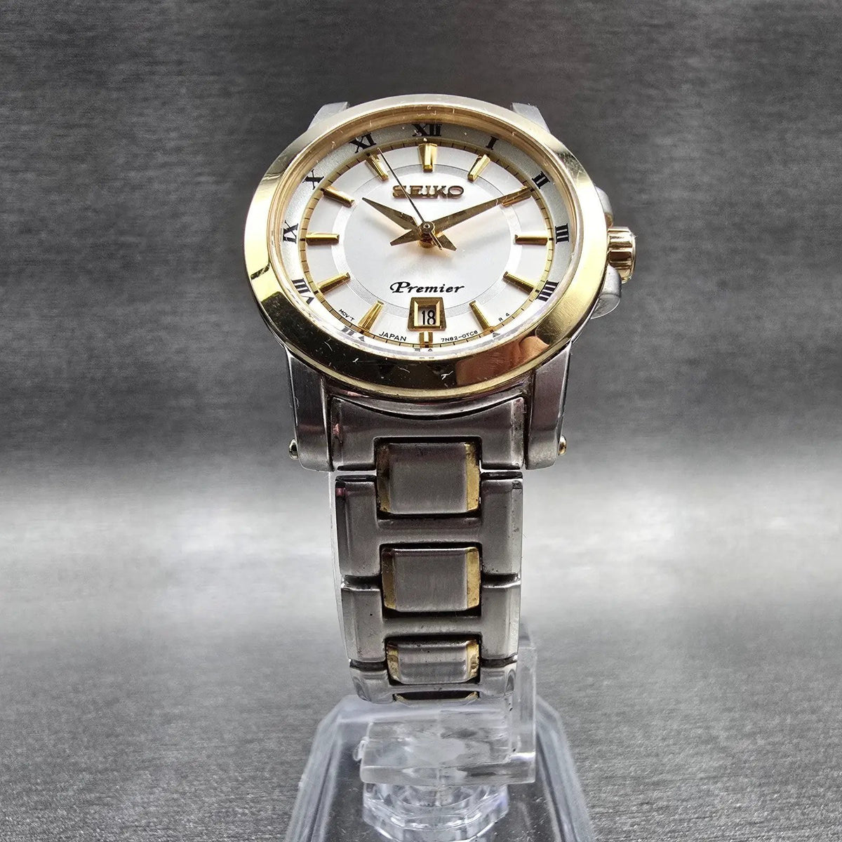 Seiko Premier Watch Women 28mm Silver Dial Two Tone Date Round 7N82-0HP0 New Bat5