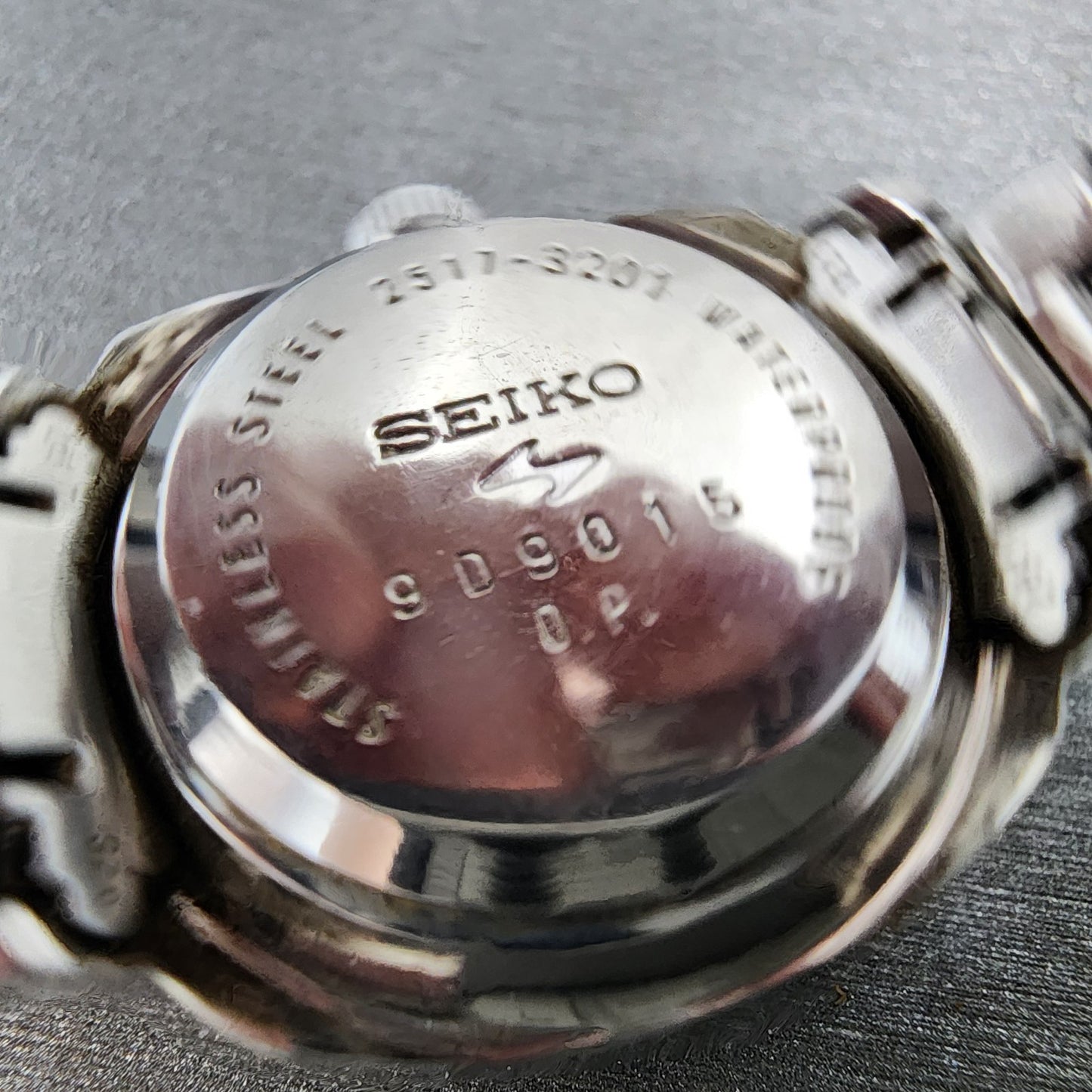 Seiko Seikomatic Lady Watch Women 24mm Black Dial Silver Tone Date 25173201 Runs9