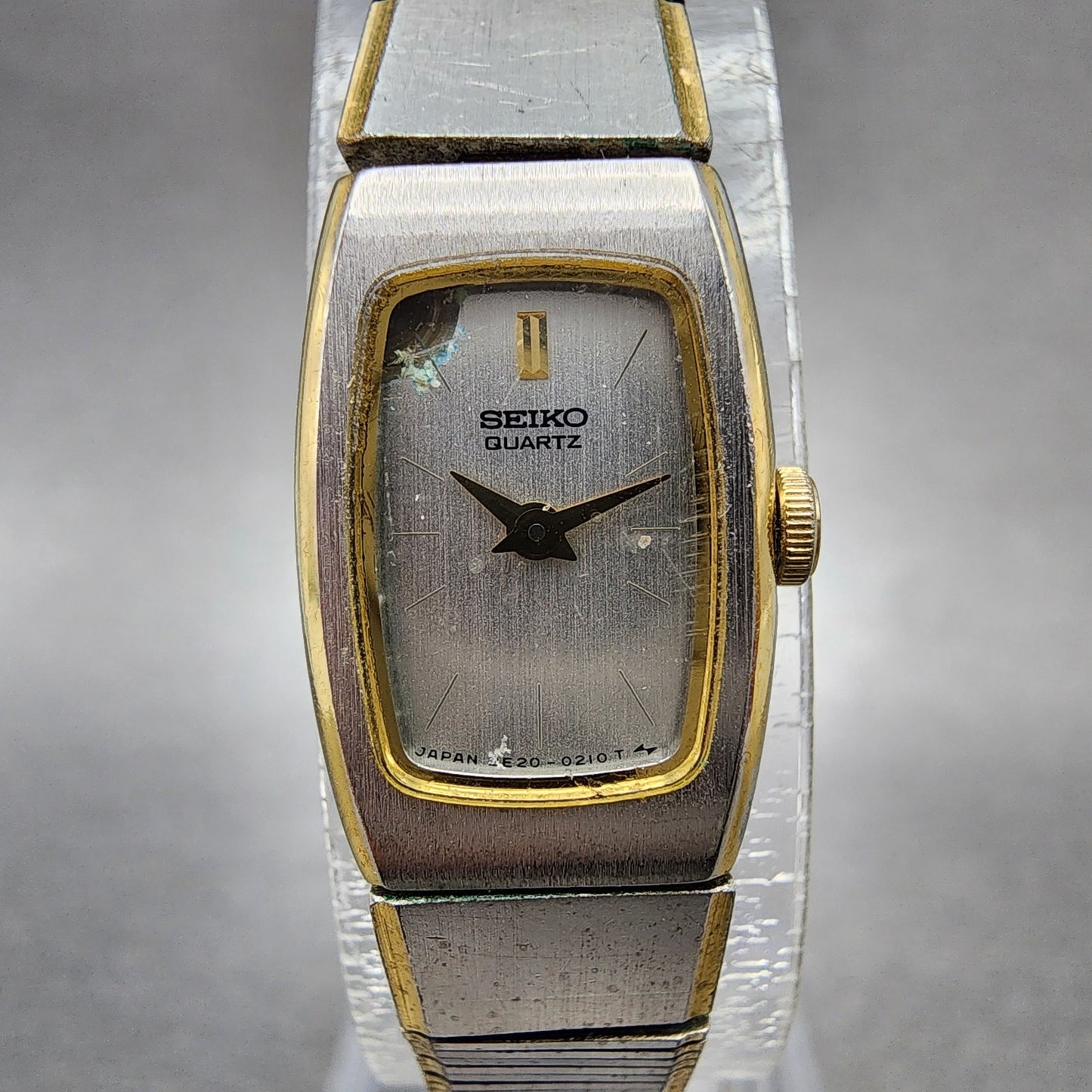 Seiko Tank Watch Women 13mm Silver Dial two Tone Rectangle 2e205139 New Battery1