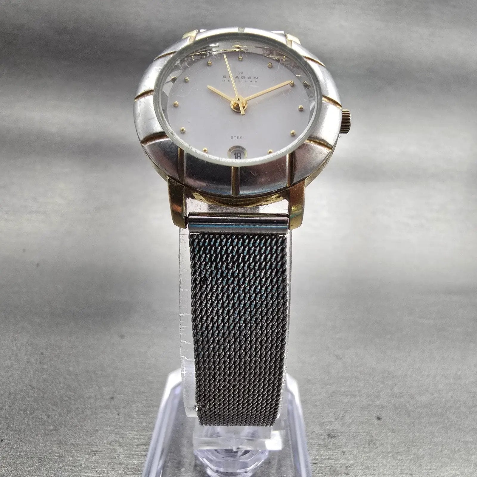 Skagen Watch Women 26mm White Dial Two Tone Date Round 3SGS New Battery FT125