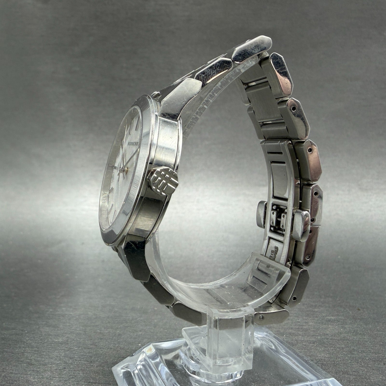 Burberry Watch Women 35mm Silver Dial Silver Tone Date Round BU9144 New Battery6