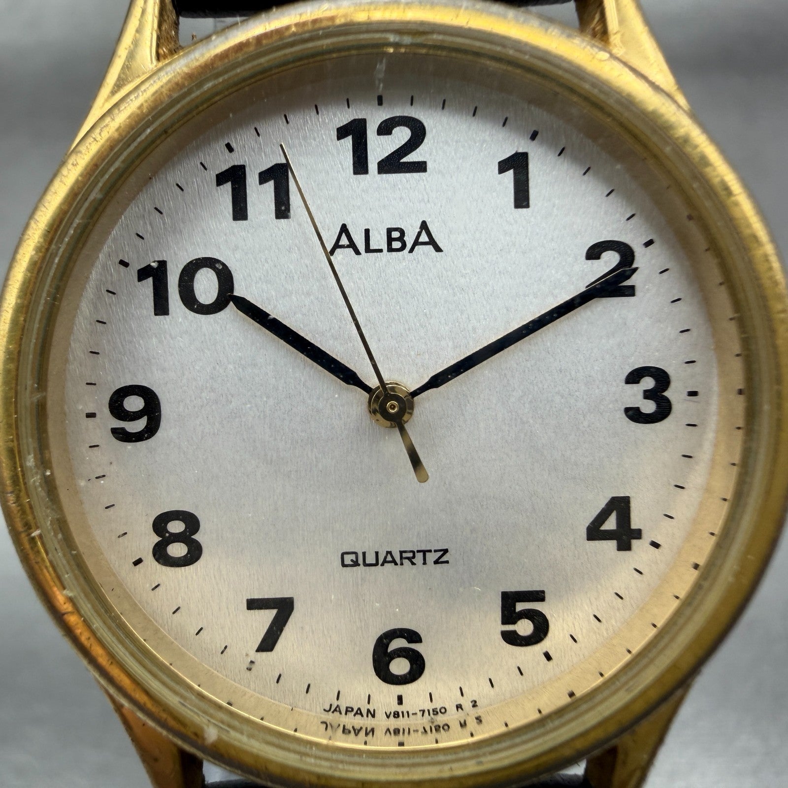 Seiko Alba Watch Unisex 31mm Silver Dial Gold Tone Round V8111880 New Battery1