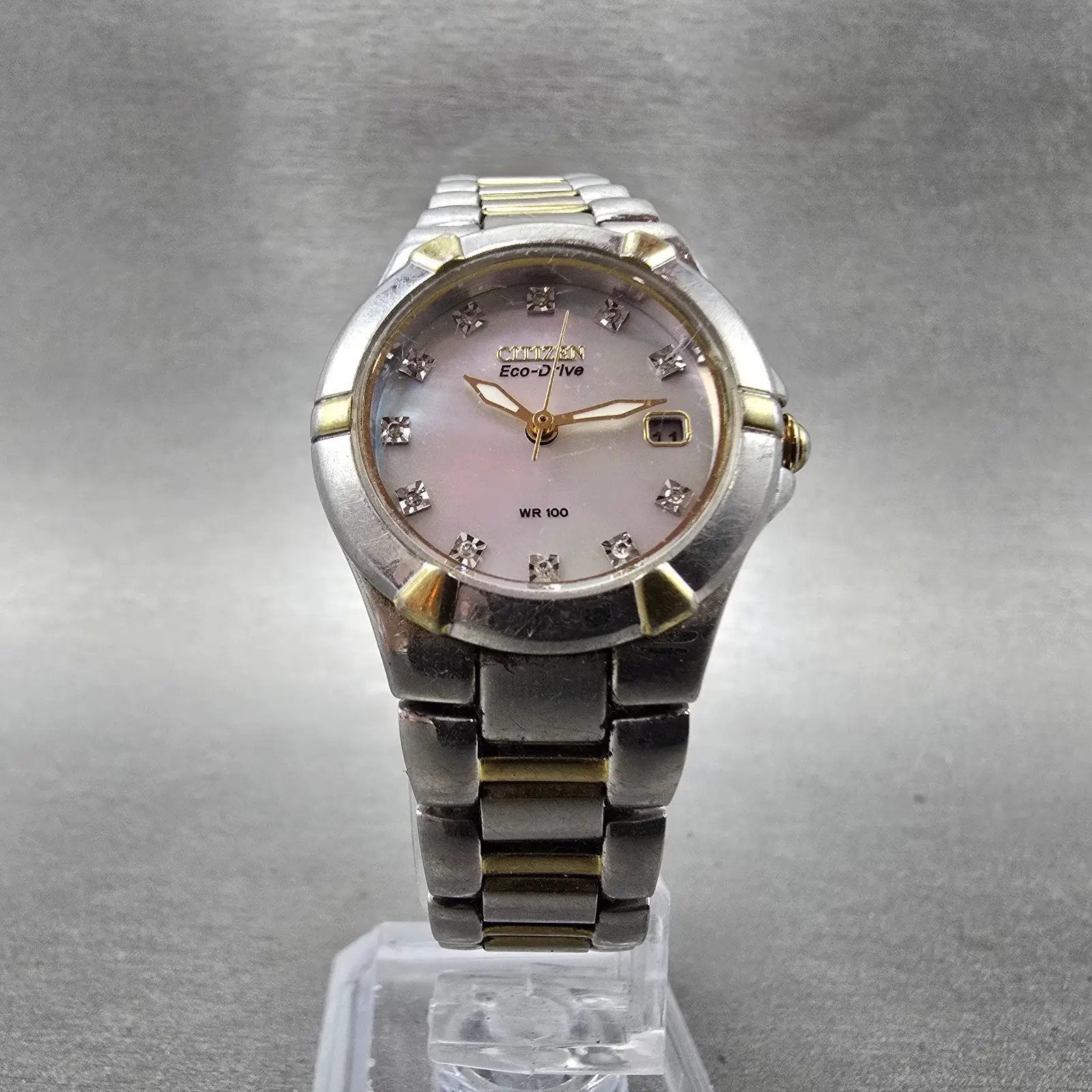Citizen Eco-Drive Watch Women 26mm MOP Dial Two Tone Date E011-S064881 Runs HJ5
