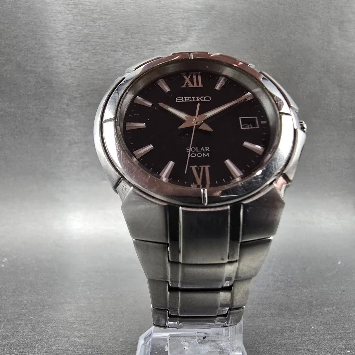 Seiko Solar Watch Men 39mm Black Dial Silver Tone Date Round V157-0AC0 Works5