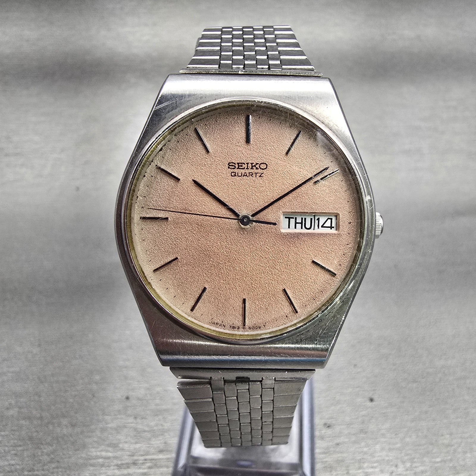 Seiko Watch Men 33mm Pink Dial Silver Tone Daydate Round 7813-8009 New Battery0