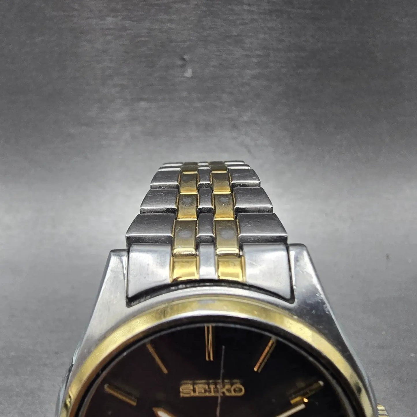 Seiko Solar Watch Men 37mm Gray Dial Two Tone Daydate Round V158-0AA0 Runs JKMN4