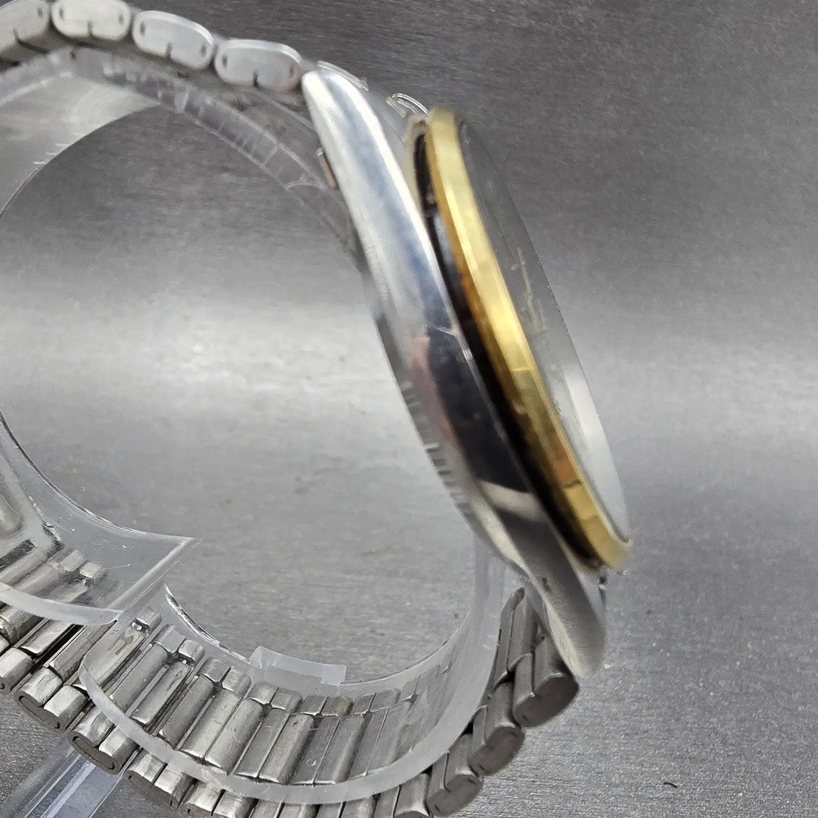 Seiko SQ Watch Men 34mm Silver Dial Two Tone Daydate 8123 PARTS NO CASE BACK5